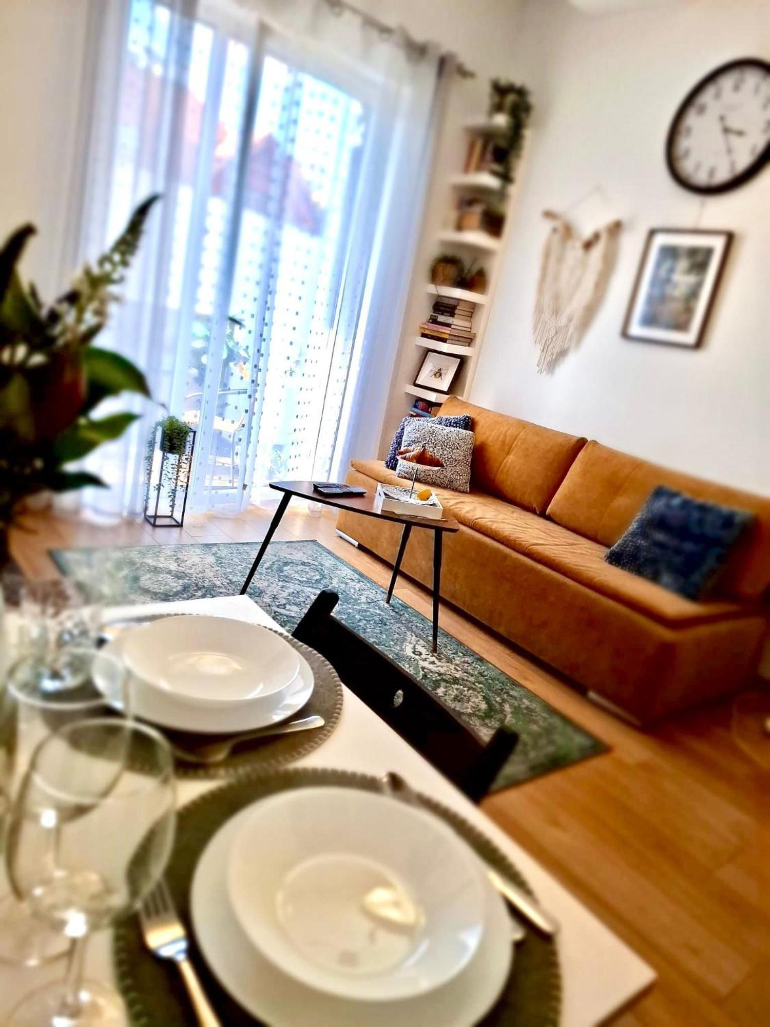 Apartament Na Grobli, Przy Kladce Zwierzynieckiej Wrocław Buitenkant foto